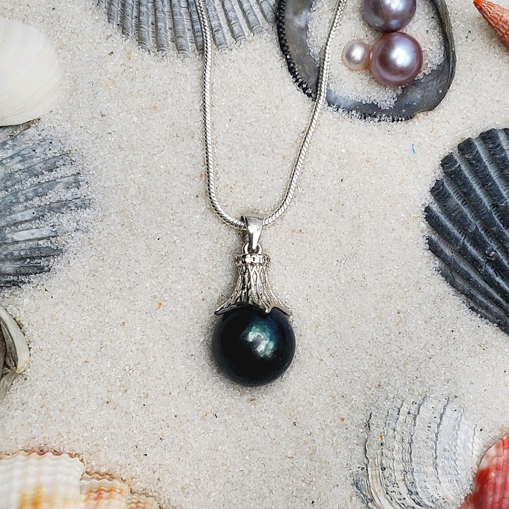 Edison Pearl Necklace